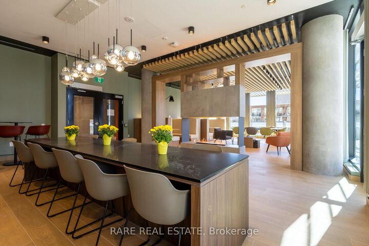 Property Photo:  235 Ballioll Street 1407  ON M4S 1C7 