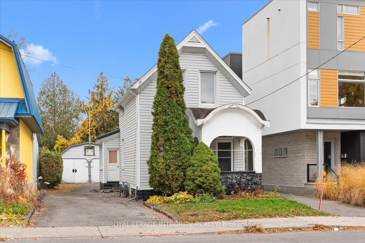 Property Photo:  310 Hinchey Avenue  ON K1Y 1M2 