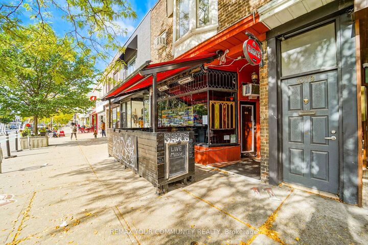 Property Photo:  1378 Danforth Avenue Room 1  ON M4J 3V9 