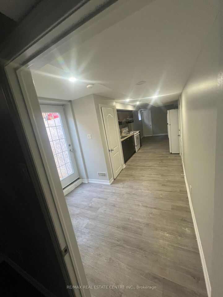 Property Photo:  24 Dale Meadows ( Basement) Road  ON L7A 4Z9 