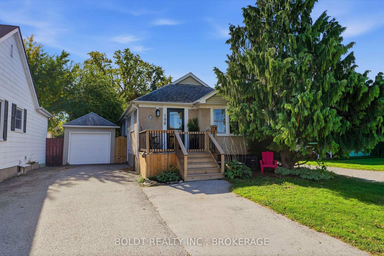 Property Photo:  190 Carlton Street  ON L2R 1S4 
