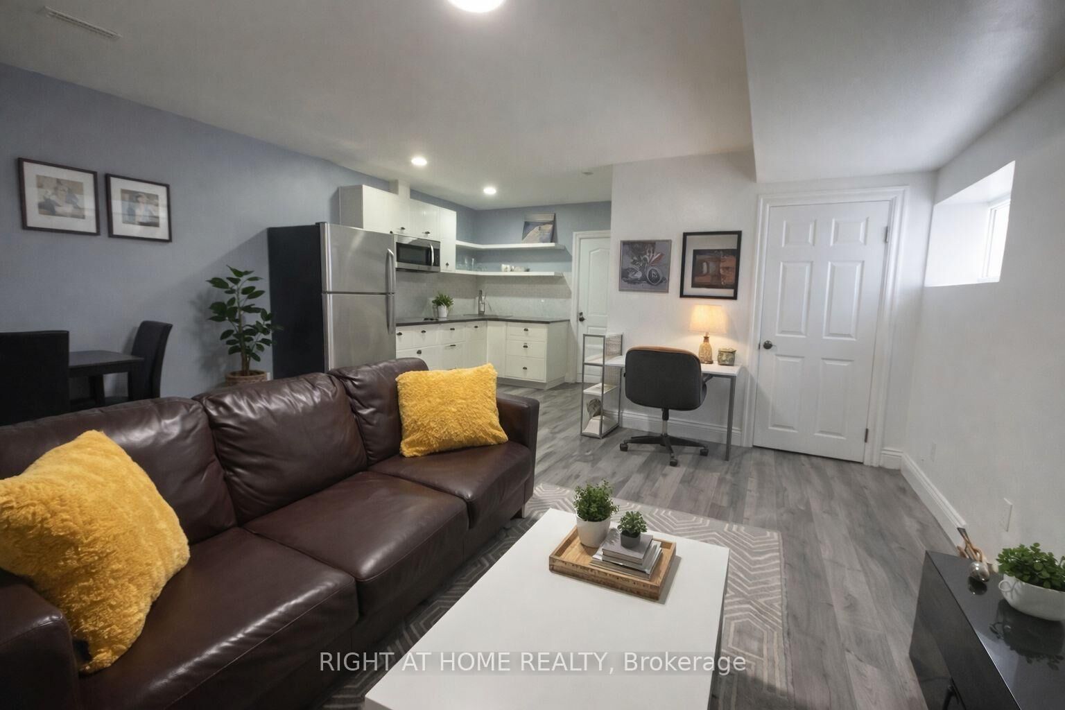 Property Photo:  214 Clanton Park Road  ON M3H 2G1 