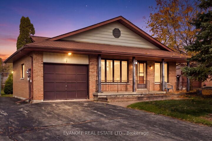 Property Photo: 7 Janlisda Drive ON K0M 1N0