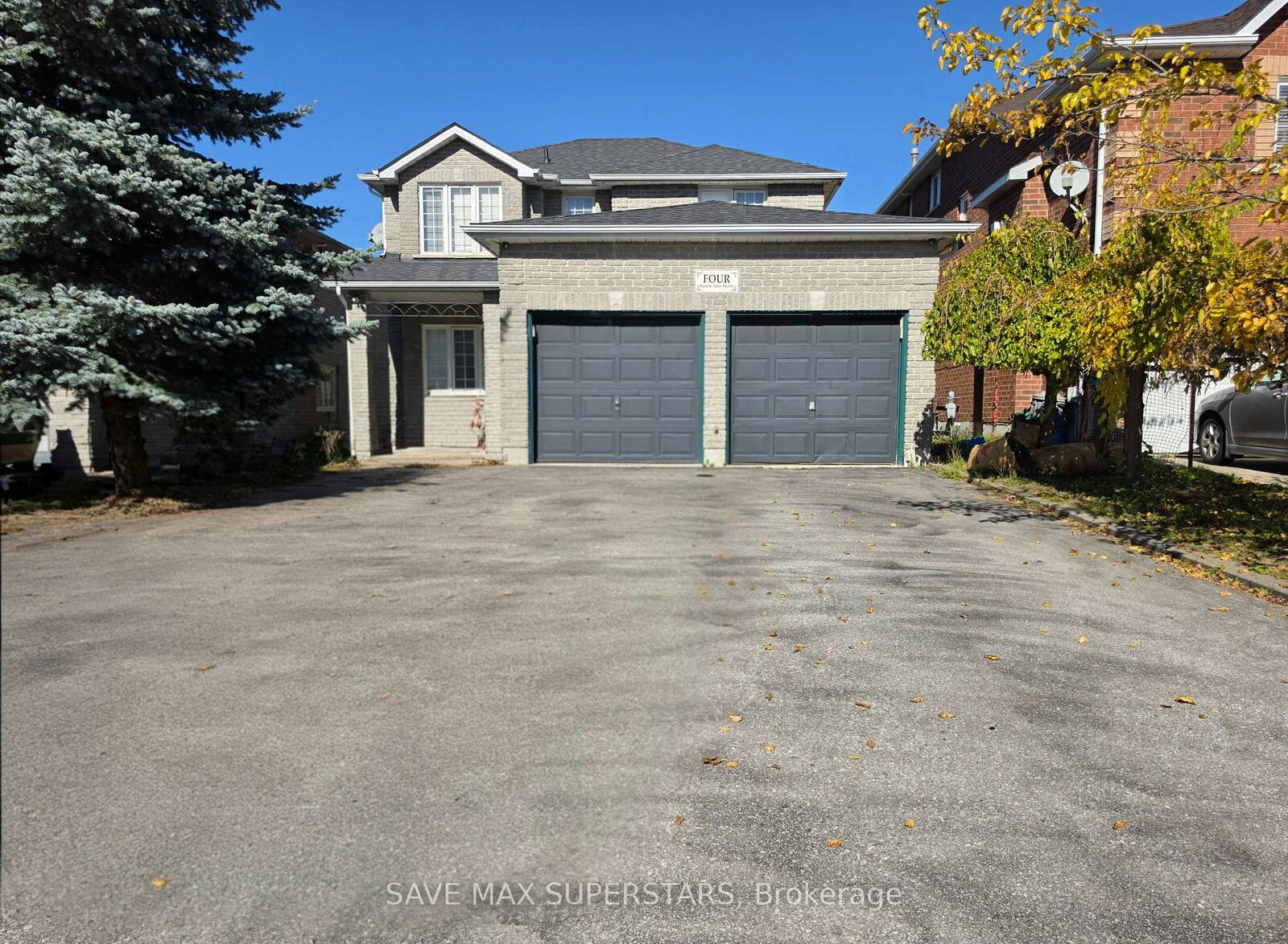 Property Photo:  4 Black Ash Trail Lower  ON L4N 2S2 