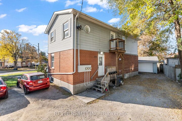 Property Photo: 1100 Simcoe Street S Unit 2 ON L1H 4L6
