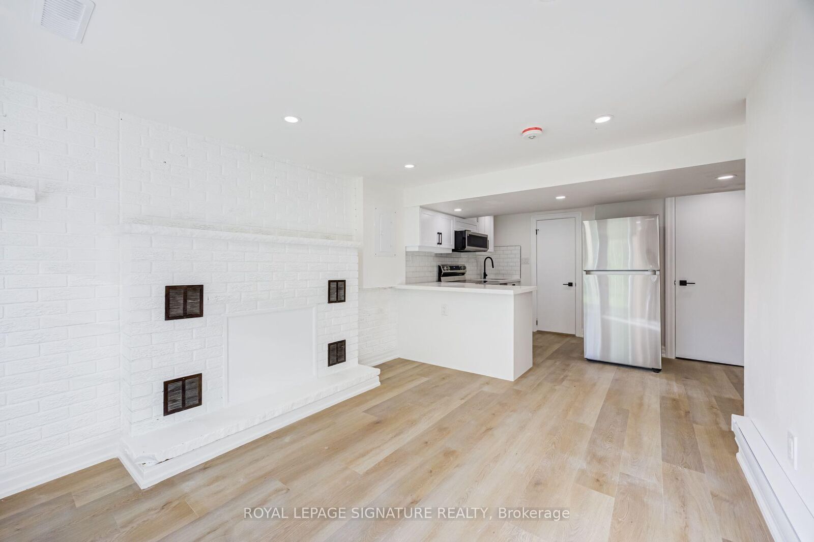 Property Photo:  135 Cabana Drive Bsmt  ON M9L 1L1 