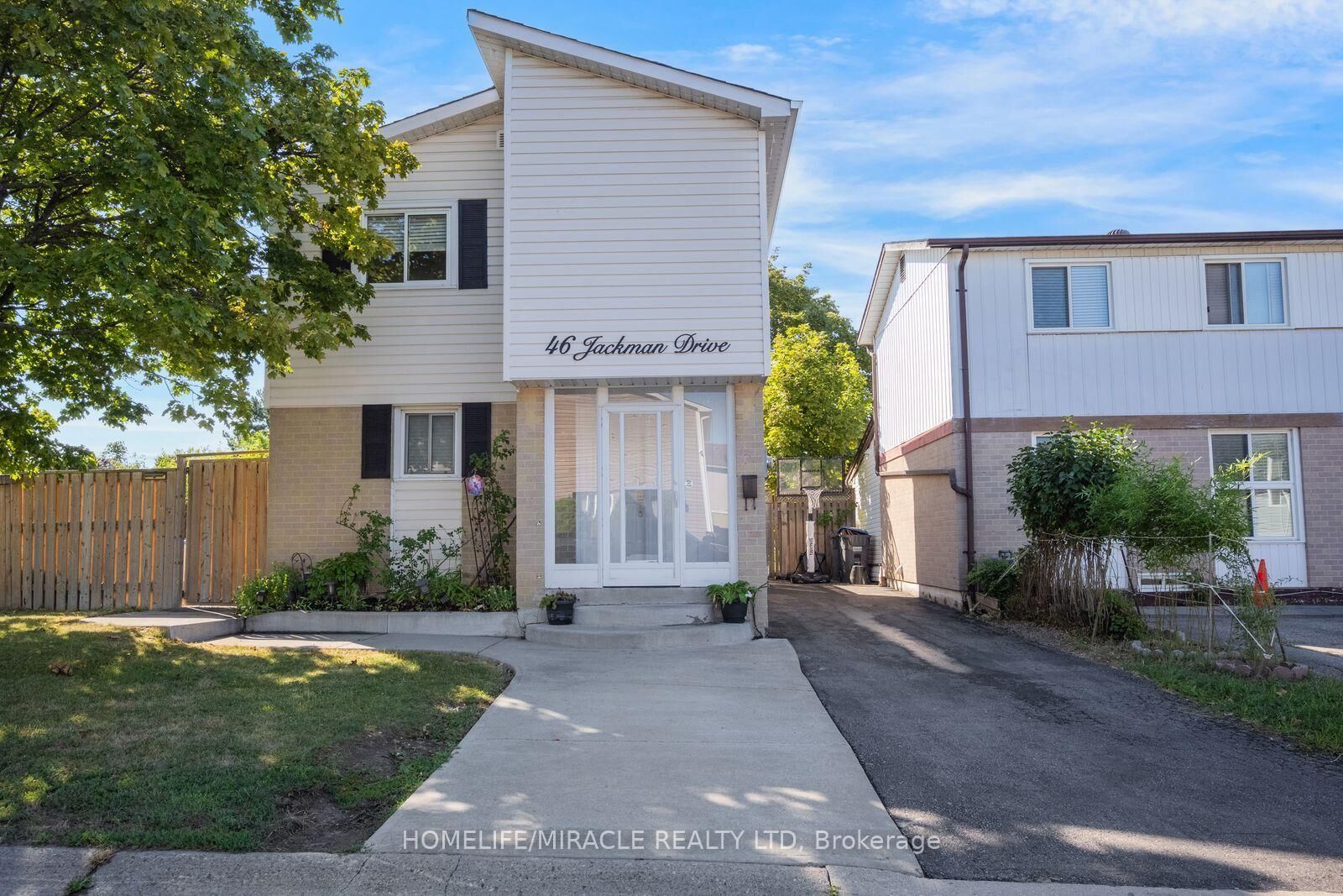 Property Photo:  46 Jackman Drive  ON L6S 2L9 