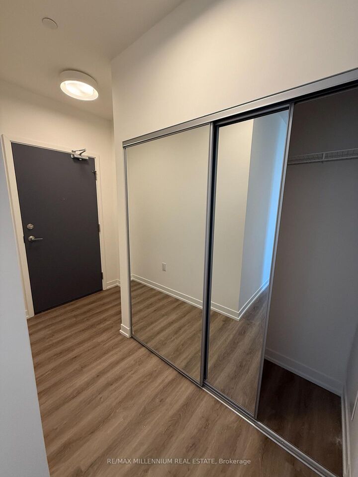 Property Photo:  2485 Eglinton Avenue 803  ON L5M 2T1 