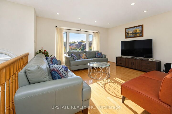 Property Photo:  28 Braemore Road  ON L6X 1E5 