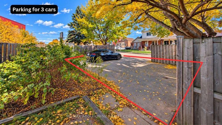 Property Photo:  81 Glendale Avenue N  ON L8L 7J6 