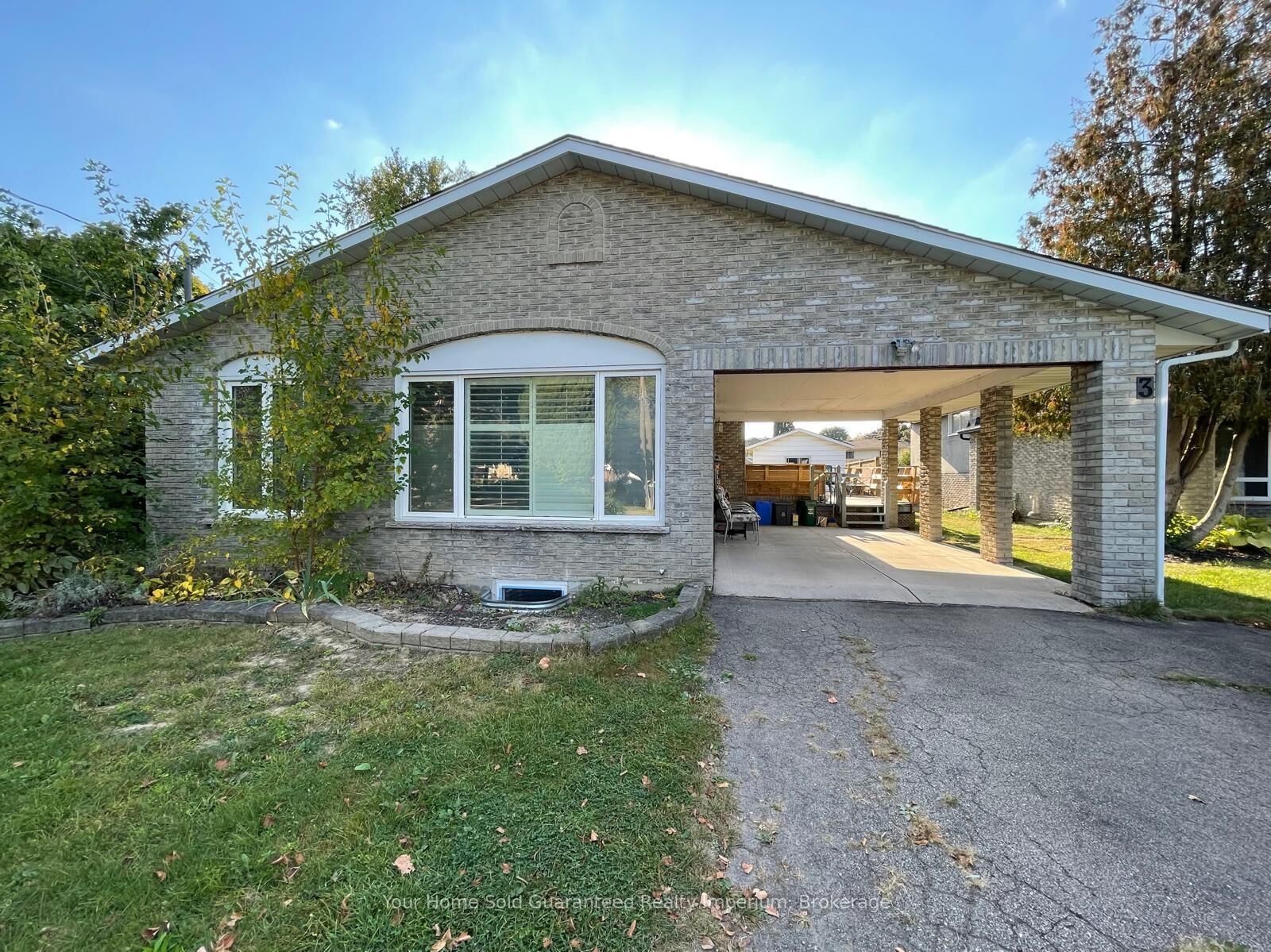 Property Photo:  3 Ramsey Street Lower  ON L2N 2K2 