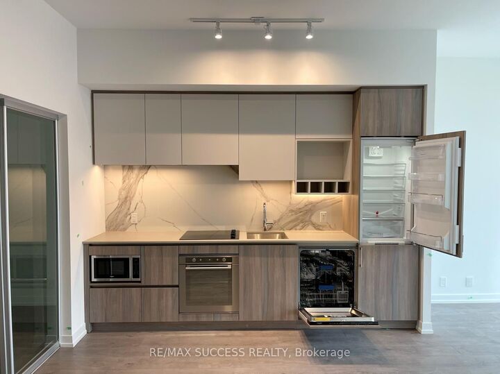 Property Photo: 9 Buttermill Avenue 7 ON L4K 6M3