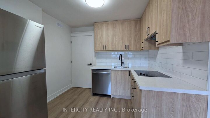 Property Photo:  706 The Queensway N/A B  ON M8Y 1L3 