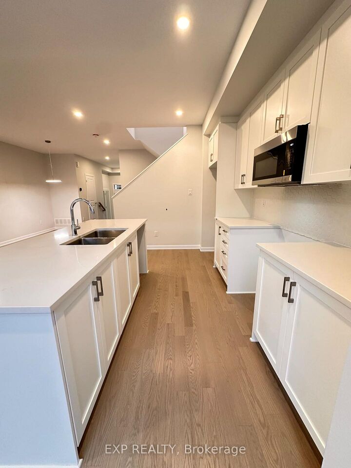 Property Photo:  678 Moonglade Crescent  ON K2J 6K3 