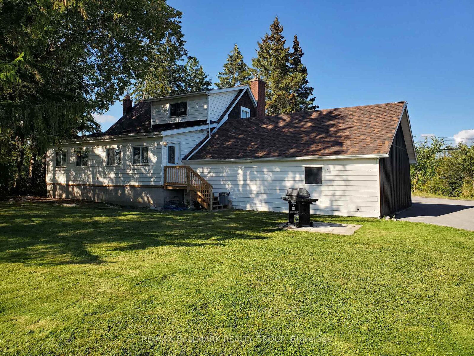 Property Photo: 2391 McIvor Road ON K7L 4V4
