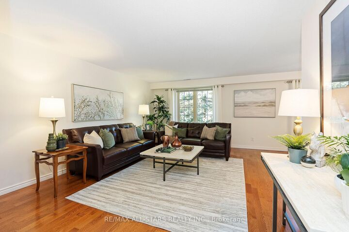 Property Photo:  25 Captain Rolph Boulevard  ON L3P 2P7 