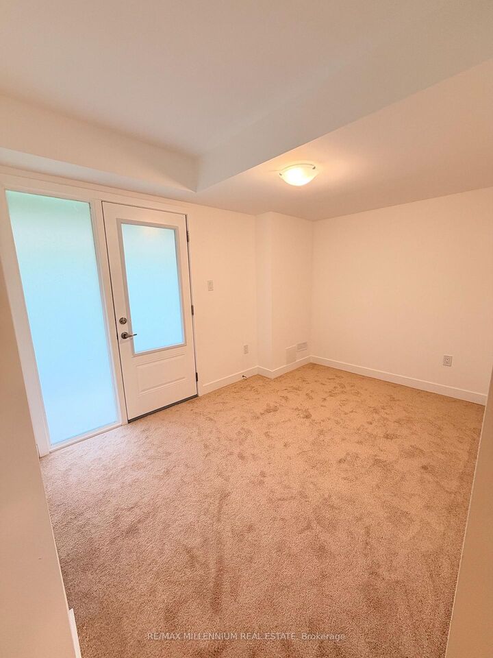 Property Photo:  39 Flan Boulevard  ON L9J 0E1 