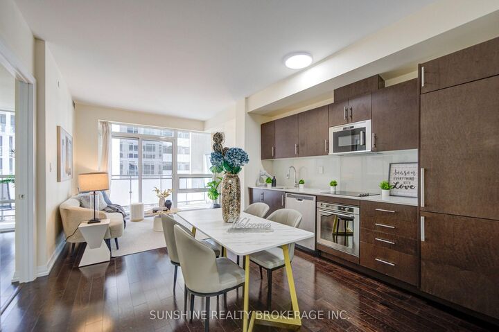 Property Photo:  460 Adelaide Street E 518  ON M5A 0E7 