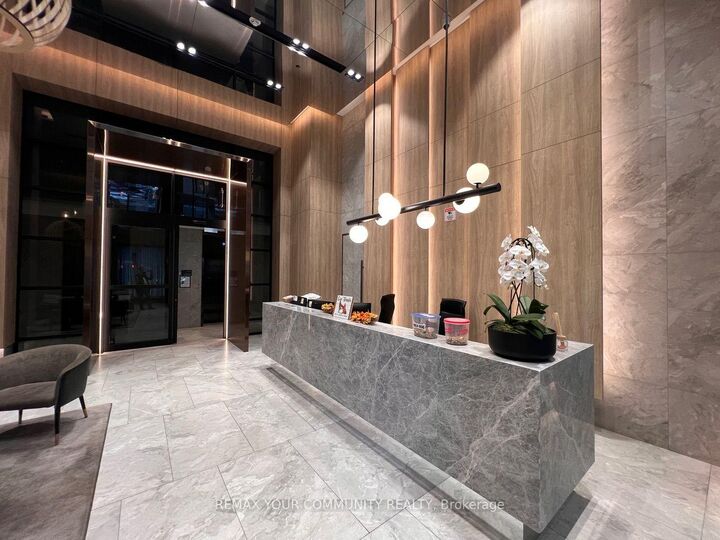 Property Photo:  252 Church Street 4507  ON M5B 0E6 