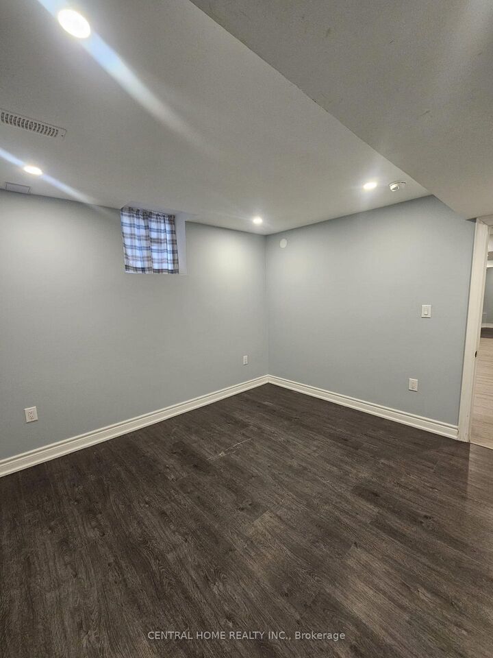 Property Photo:  45 Wildmoor Street  ON L6B 0B3 