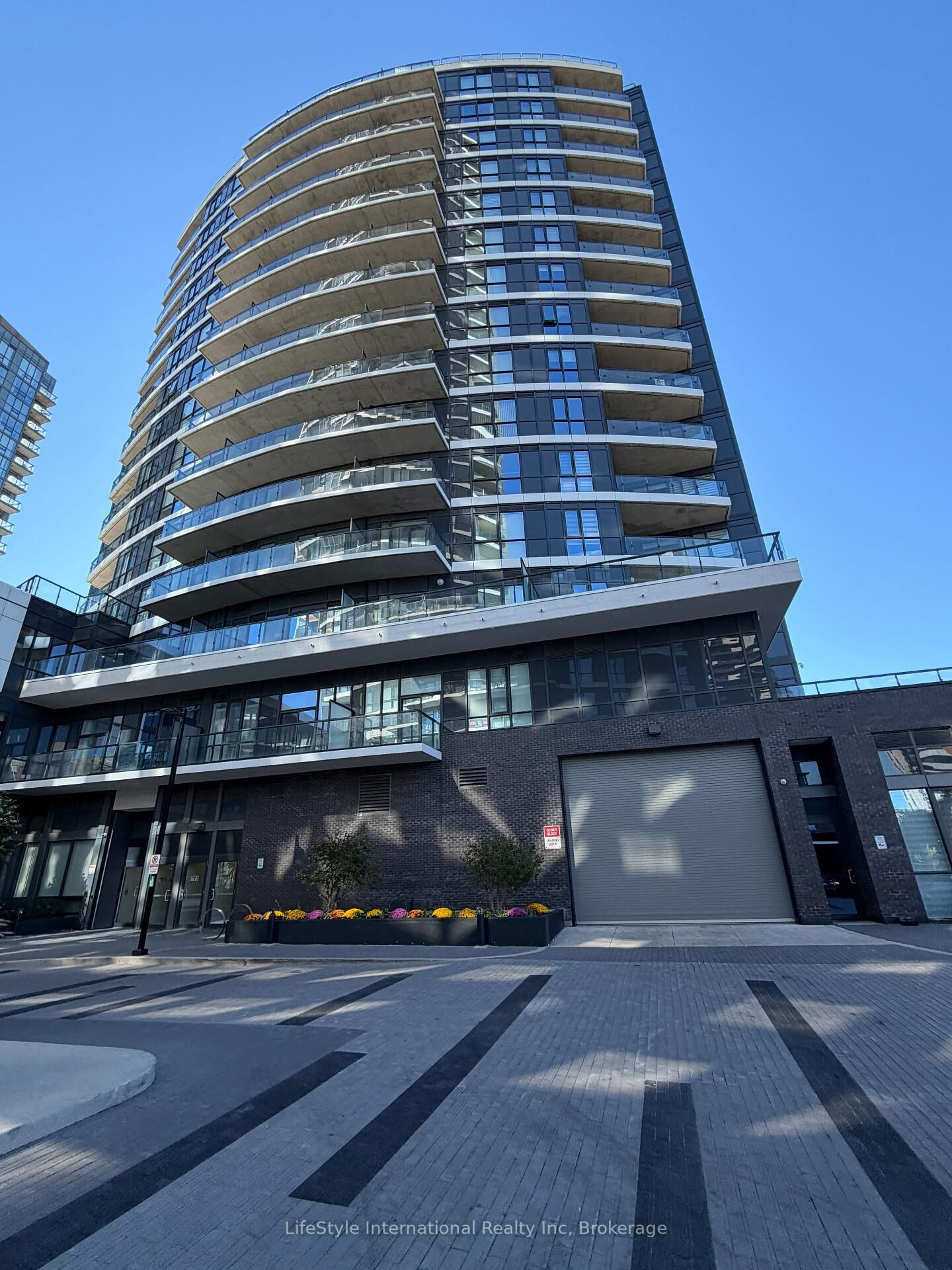 Property Photo:  65 Watergarden Drive 201  ON L5R 0G9 