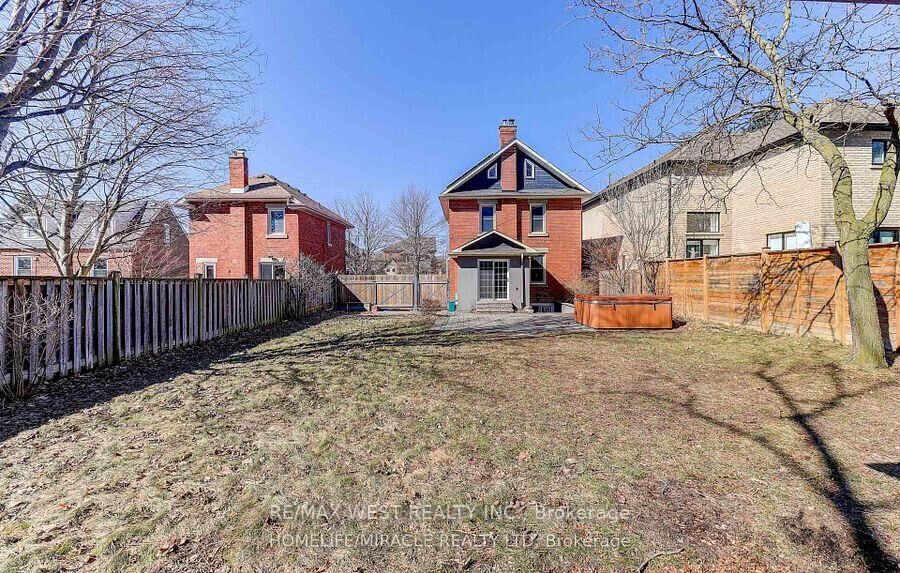 Property Photo:  8243 Kipling Avenue  ON L4L 2A5 