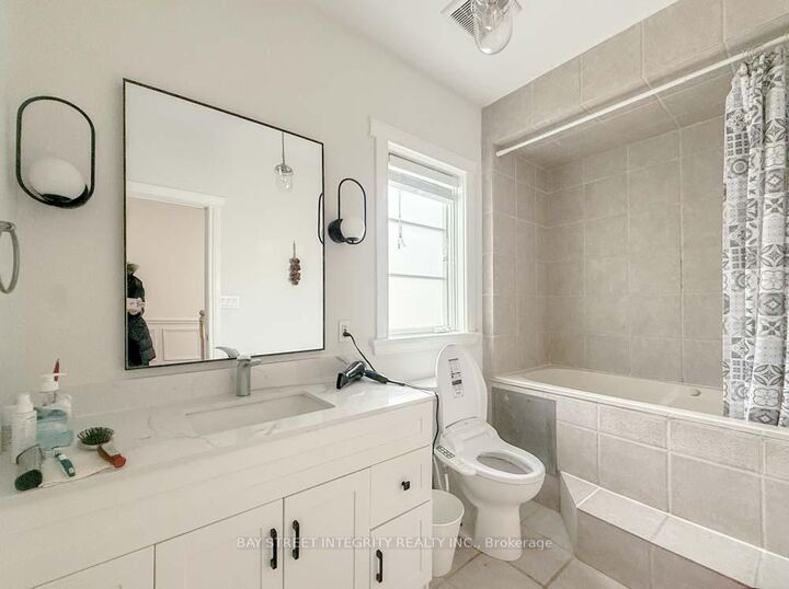 Property Photo:  275 Estelle Avenue Unit 1  ON M2N 5J4 