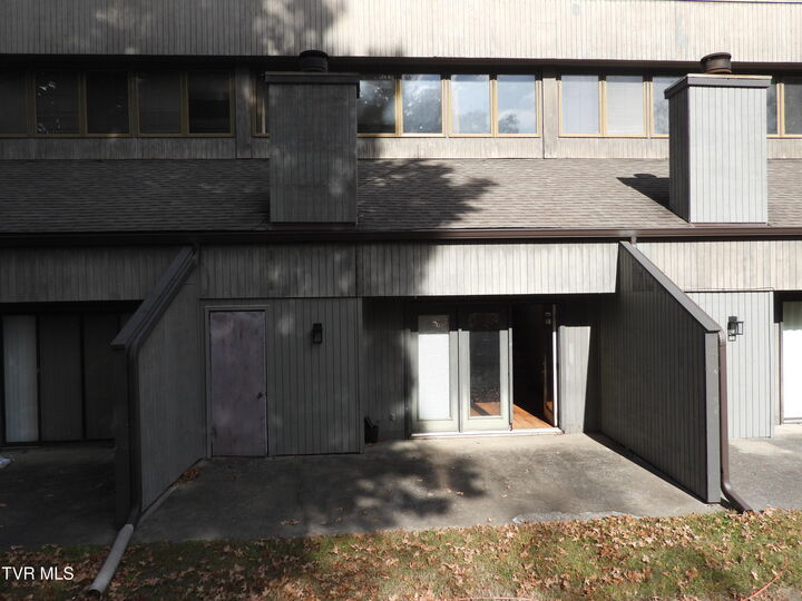 Property Photo:  115 Beechnut Street Apt C5  TN 37601 