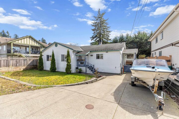 Property Photo: 32622 Egglestone Avenue BC V4S 1A2
