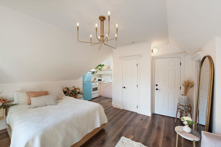 Property Photo:  524 E 12th Avenue Peaches  BC V5T 2H5 