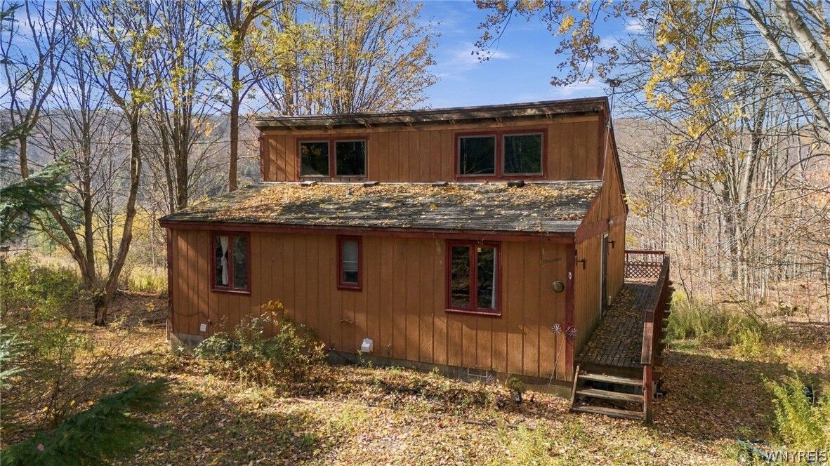 Property Photo: 19 Ridge Trail NY 14069