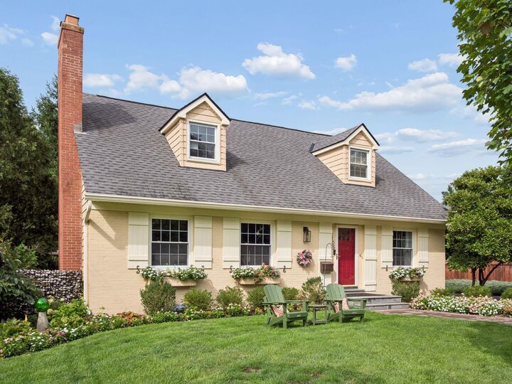 Property Photo:  2105 Cheshire Road  OH 43221 