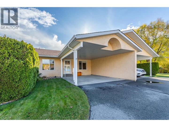 Property Photo: 145 Redwing Place 7 BC V0H 1T4