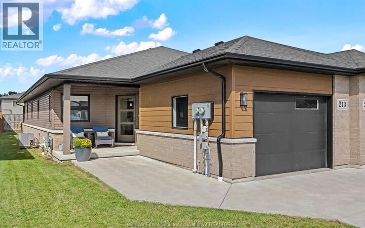 Property Photo: 213 Meadowview ON N9V 0E9