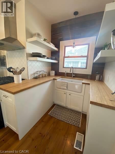 Property Photo:  34 Chisholm Street  ON N1R 4B2 