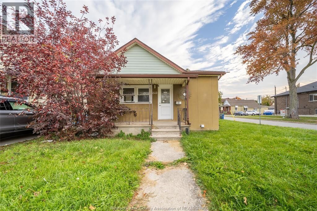 Property Photo:  840 Howard Ave  ON N9A 1R9 