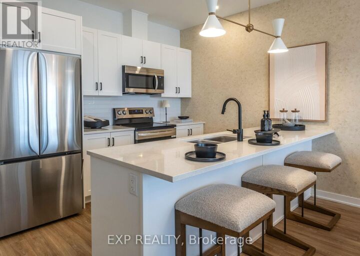 Property Photo: 723 Maverick Crescent ON K2S 2X1