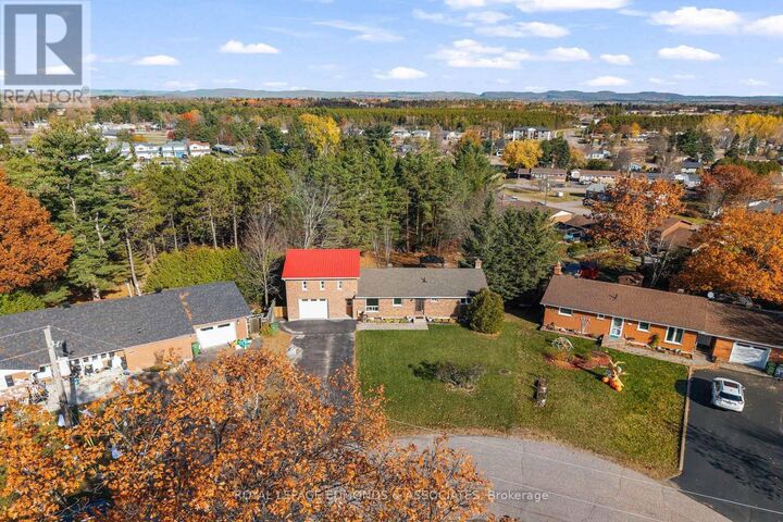 Property Photo: 22 Roy Street ON K8H 3A6