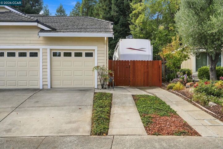 Property Photo:  311 Meadowood Ct  CA 94523 
