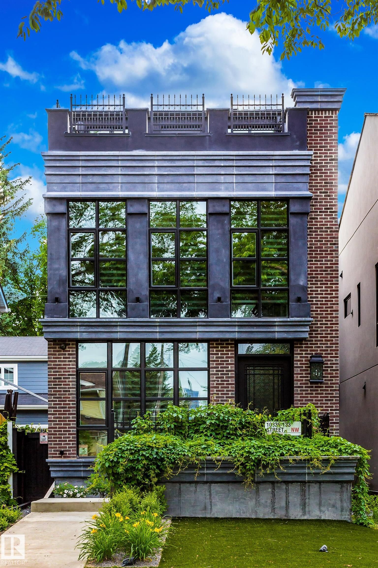 Property Photo:  10336 133 Street NW  AB T5N 1Z9 