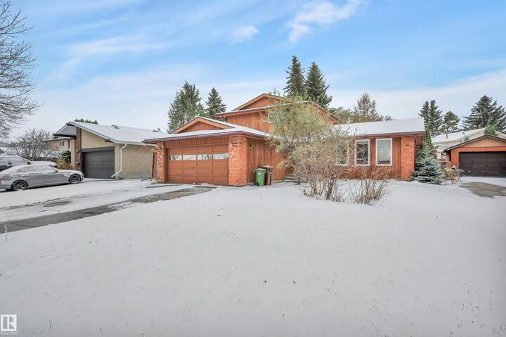 Property Photo:  7 Anita Crescent  AB T8N 2W3 