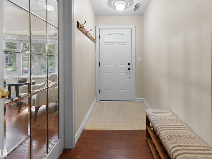 Property Photo:  10968 75 Avenue NW  AB T6G 0G9 