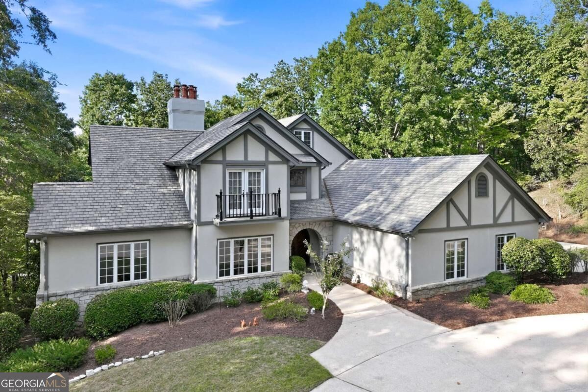 Property Photo:  1340 Dixon Circle  GA 30501 