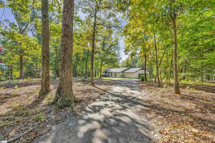 Property Photo:  112 Rolling Green Circle  SC 29615 