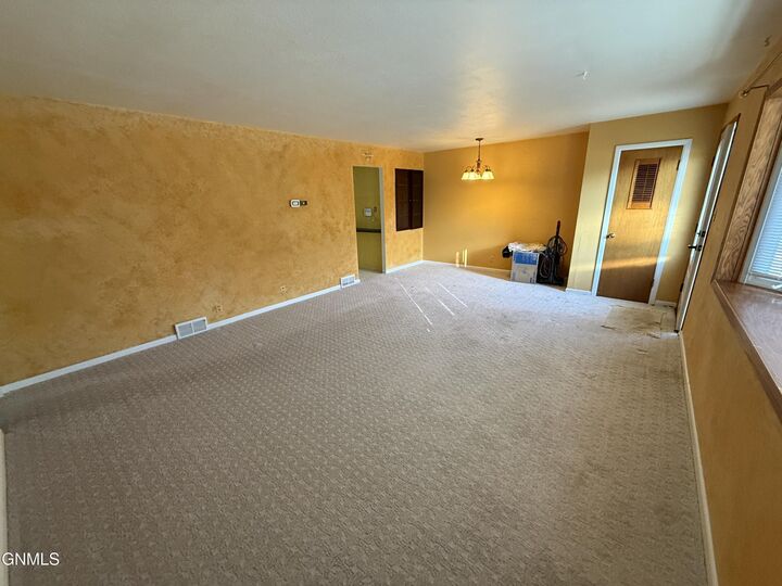 Property Photo:  1724 5th Street  ND 58501 
