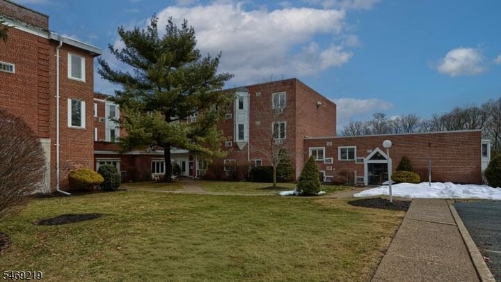 Property Photo: 520 Turnpike C109 NJ 07444