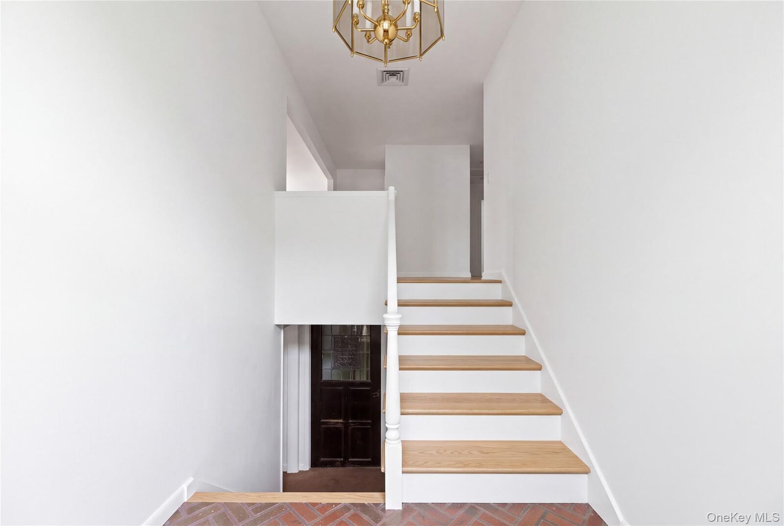 Property Photo:  5395 Netherland Avenue  NY 10471 