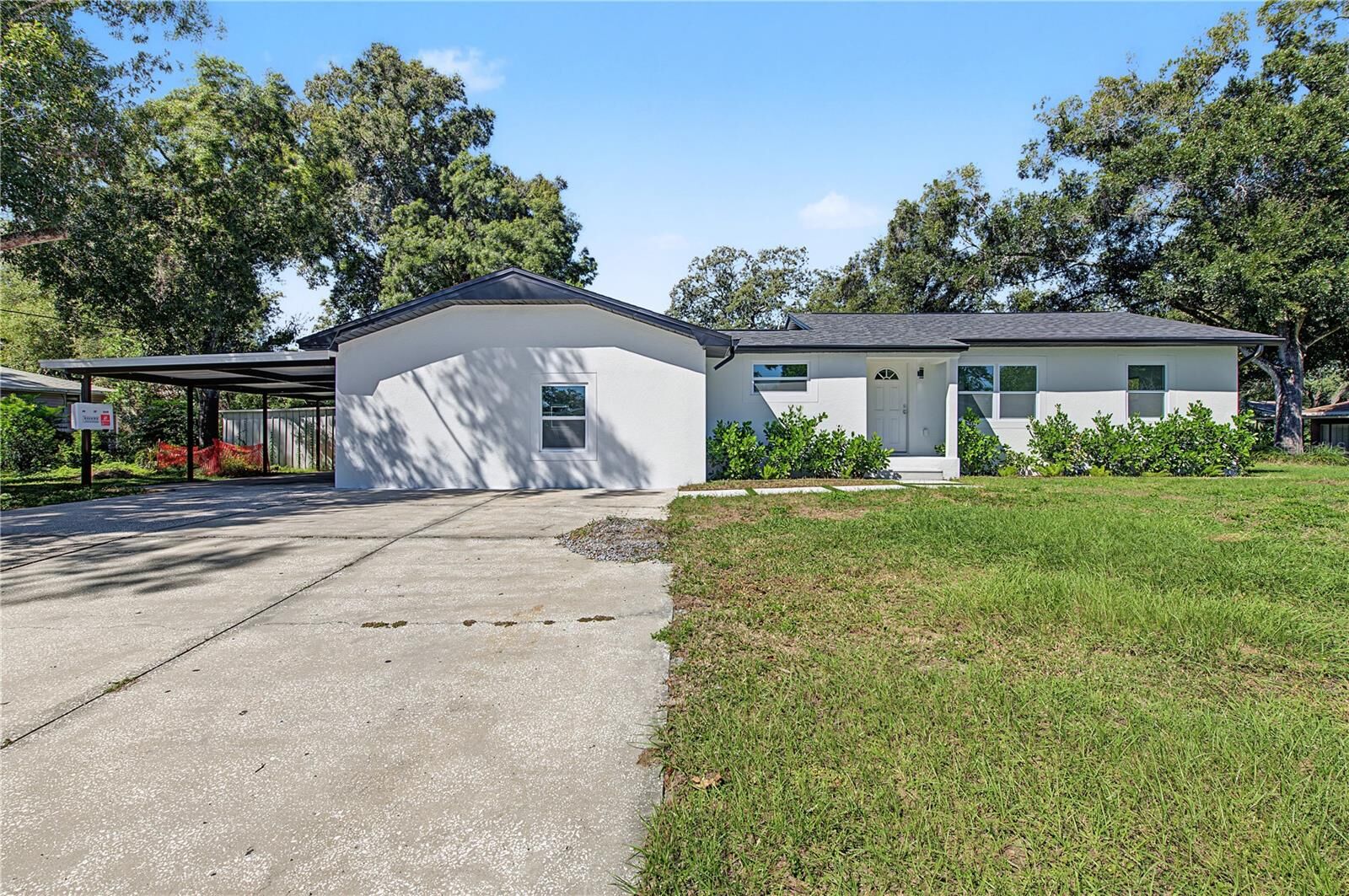 Property Photo:  8106 N Lynn Avenue  FL 33604 