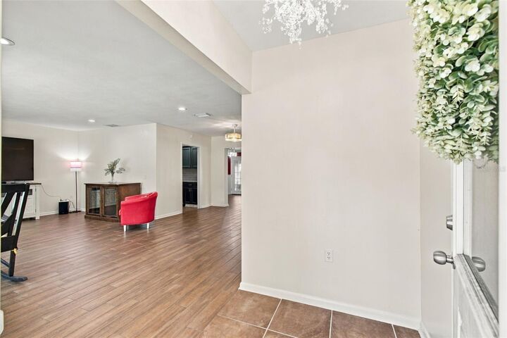 Property Photo:  1103 Ridgefield Drive  FL 33594 