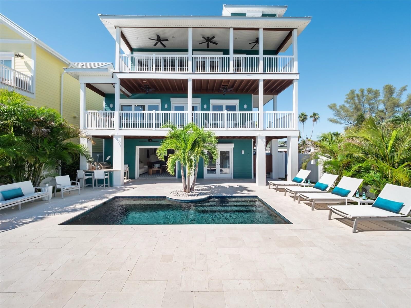 Property Photo:  2503 Pass A Grille Way  FL 33706 